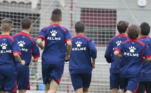 Un entrenamiento de juveniles del Levante UD, en una imagen de archivo.
