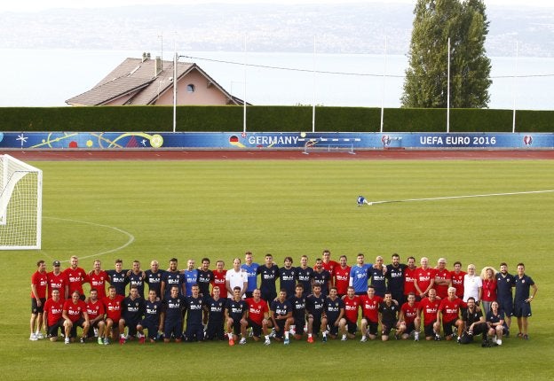 El Valencia se hizo la foto de familia tras el último entrenamiento en Évian.