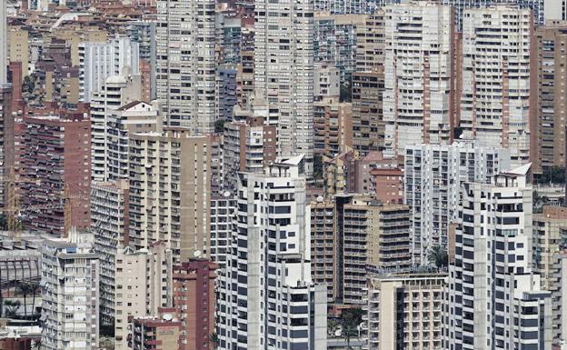 El detenido estafaba ofertando apartamentos para vacaciones./Alex Domínguez/LP