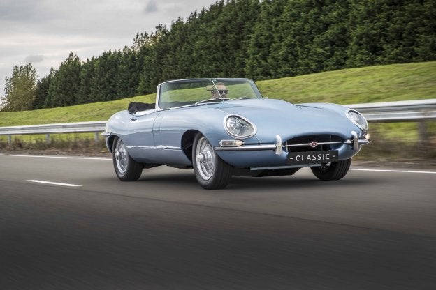Basado en el Jaguar E-Type Roadster de 1968.