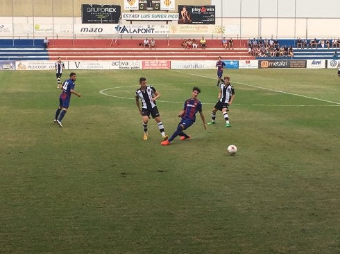 Jugada de la UD Alzira.