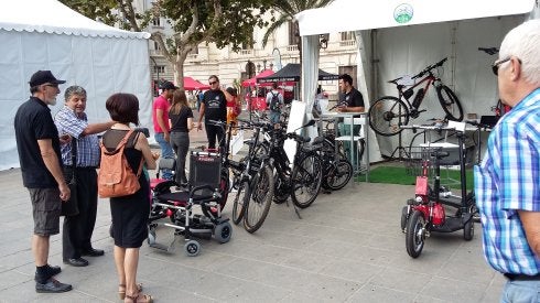 Uno de los expositores de la Feria de la Movilidad, ayer.