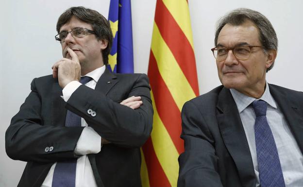 Carles Puigdemont y Artur Mas./Efe