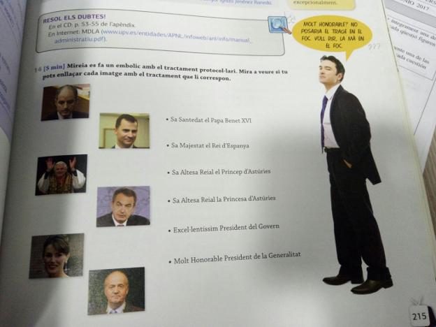 Libro de preparación del Superior de la JQCV donde se cuestiona la honorabilidad de Camps en relación al caso de los trajes./PLV
