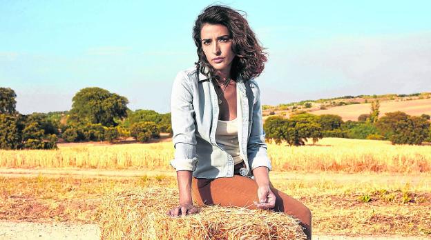Inma Cuesta ha aportado un acento propio para «hacer creíble el entorno rural» donde se desarrolla la acción. / R. C.