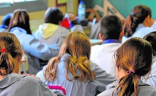 La brillante carta de un padre al colegio de su hija: «Volvió viviendo en 1968»