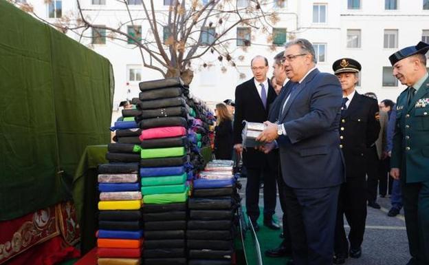 El ministro del Interior Juan Ignacio Zoido informó la semana en rueda de prensa del primer alijo de 520 kilos de cocaina intervenido en operacion conjunta de Policia Nacional, Guardia Civil y Agencia tributaria en el Puerto de Valencia./Jesús Signes