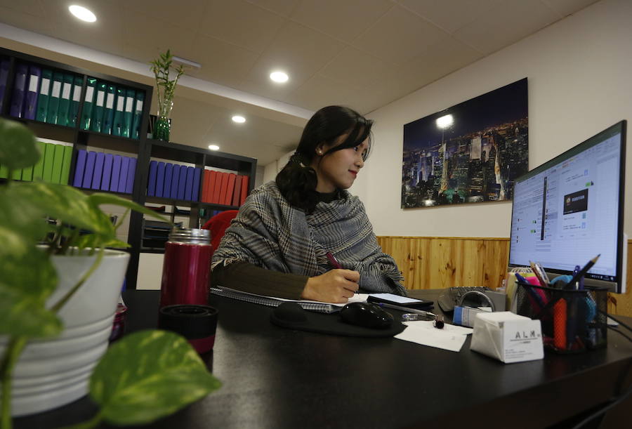 Zhao Binnong, en su asesoría de Convento Jerusalén.