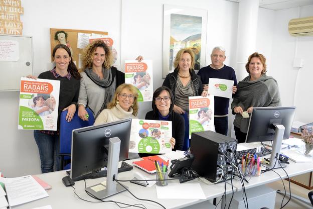 Pepa Gisbert con el equipo de Servicios Sociales. / LP