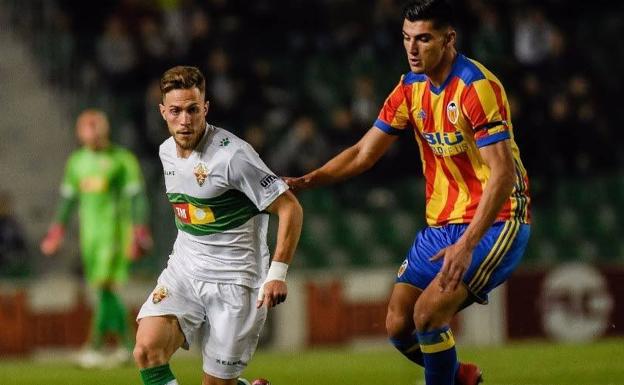 Rafa Mir durante un partido./LP