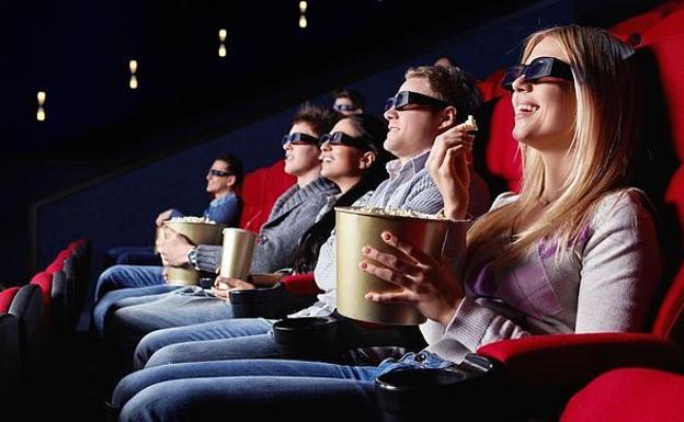 Facua denuncia a varios cines valencianos por no permitir entrar comida ni bebida
