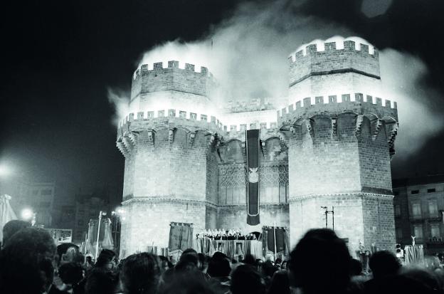 Crida ante las Torres de Serranos./ luis vidal