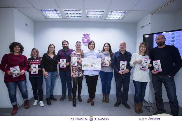 Responsables de las entidades culturales y medioambientales, con Morant, Ròdenas y Muñoz. / à. oltra