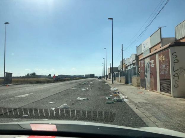 Una calle del polígono de Massanassa. / lp