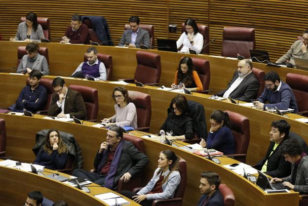 Diputados de Compromís en Les Corts. / JESUS SIGNES