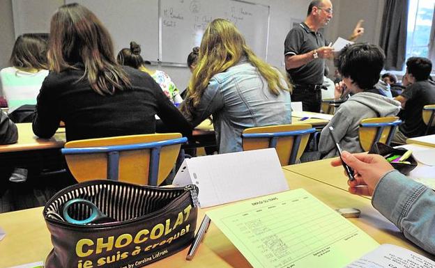 Alumnos de Secundaria en un centro educativo.