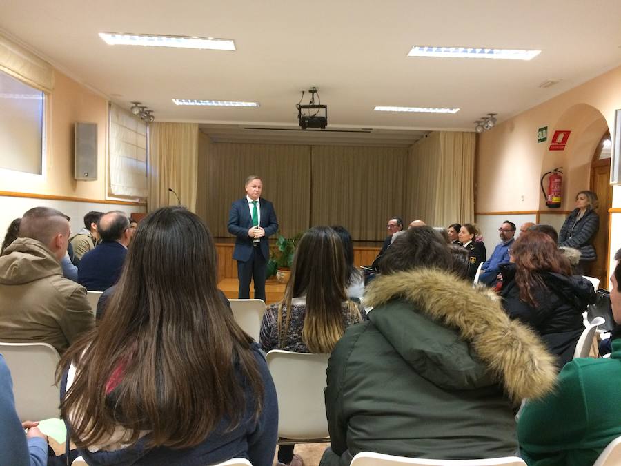 El teléfono de atención a víctimas de acoso escolar atendió 857 llamadas en la Comunitat en 2017