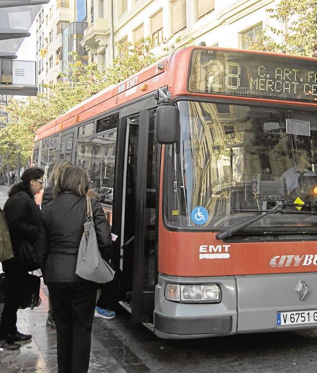 Parada de la EMT. / d. t.