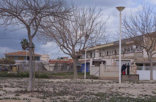 Un parque, aún por rematar en la urbanización de Marenys de Rafalcaid de Gandia. / lp