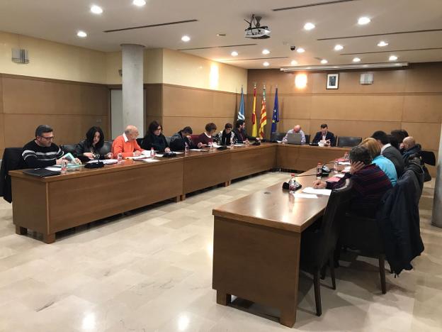 Los ediles de Compromís durante la sesión plenaria celebrada el pasado mes de marzo en el Ayuntamiento de Tavernes. / c. gimeno