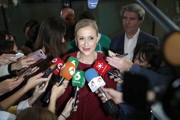 Cifuentes,ayer en la Asamblea, después de que la universidad trasladara su caso a la Fiscalía. / zipi / efe
