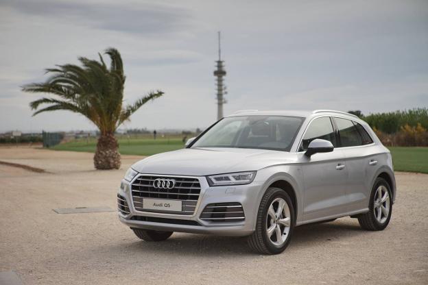 El nuevo Audi Q5, expuesto durante un torneo./
