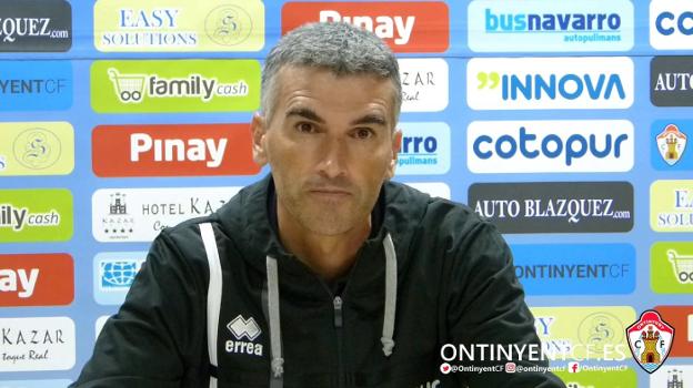 El entrenador del Ontinyent CF, Vicente Parras. / lp