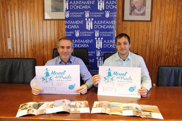 El edil de Urbanismo, Francesc Giner, y el alcalde, José Ramiro . / LP