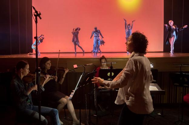 Beatriz Fernández Aucejo, durante los ensayos en Les Arts. / lp
