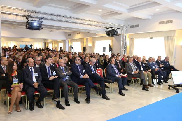 Los empresarios, ayer, en el acto celebrado en Los Barrios (Campo de Gibraltar). / lp