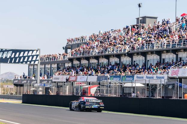 El público abarrota cada año las principales gradas del Circuit./