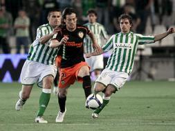 El Valencia suma su quinta victoria seguida y acecha la tercera plaza