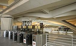 Estación de la Alameda, diseñada por el arquitecto Santiago Calatrava. :: J. SIGNES/
