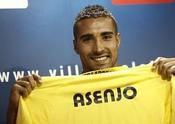 Asenjo, en su presentación. / EFE/