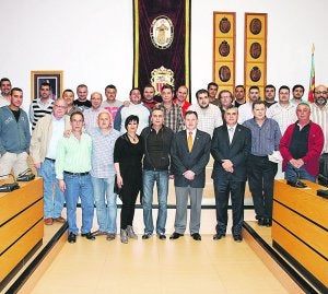 Responsables de la organización de la fiesta taurina en Algemesí. ::
LP/