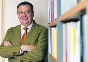 Jaime Siles, en su despacho de la Universidad de Filología de Valencia. :: IRENE MARSILLA/