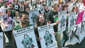 Un momento de la manifestación de ayer. :: JUAN JOSÉ MONZÓ/