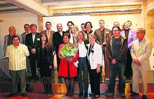 La junta directiva de Nueva Jávea alrededor de su presidenta. ::
LP/