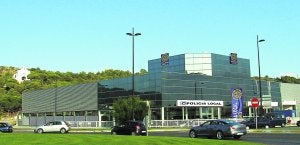 Imagen virtual del retén de la policía Local de Gandia en el actual concesionario de la avenida de Valencia. ::
LP/