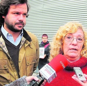 Nacho Uriarte, a la izquierda, ayer en Granada. :: EUROPA PRESS/