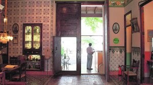 Entrada al Museo Comarcal en el que se recrea una vivienda típica de l'Horta. LP/