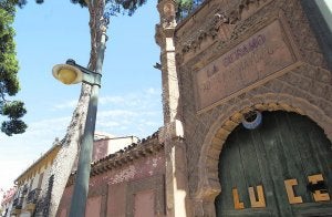 La antigua fábrica de La Ceramo, en la avenida Burjassot. /
Damián Torres/