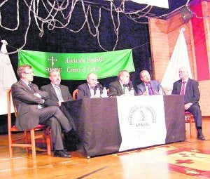 La reunión de los cazadores, ayer en Benicarló. ::
M. J. SÁNCHEZ/