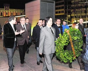 Último pasacalle en homenaje a los 'socarrats'. ::
LP/