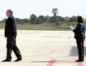 Pistas de aterrizaje del aeropuerto de Castellón. :: LP/