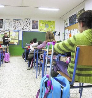 Alumnos durante una clase en un colegio privado. ::
LP/