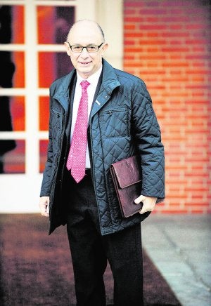 El ministro de Hacienda, Cristóbal Montoro. :: AFP PHOTO / PEDRO ARMESTRE/