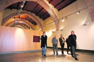 Las autoridades, durante una visita reciente al Museu de les Clarisses de Gandia. / J.Peret/