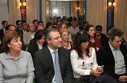 El salón del Parador de Xàbia se llenó de vecinos de toda la Marina Alta./