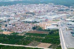 Vista aérea de Algemesí y de parte de su término./